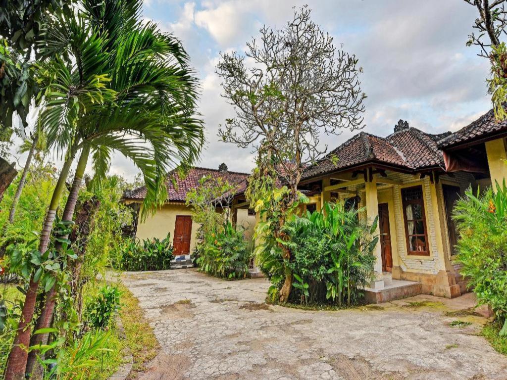 OYO 91503 Hotel Gedong Ayu Ubud Buitenkant foto